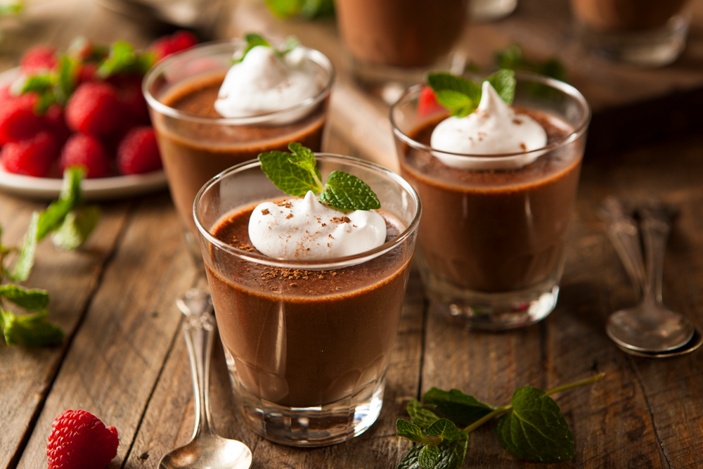 Mousse de chocolate sin azúcar rápido y cremoso hecho con AluSweet Alulosa — receta fácil