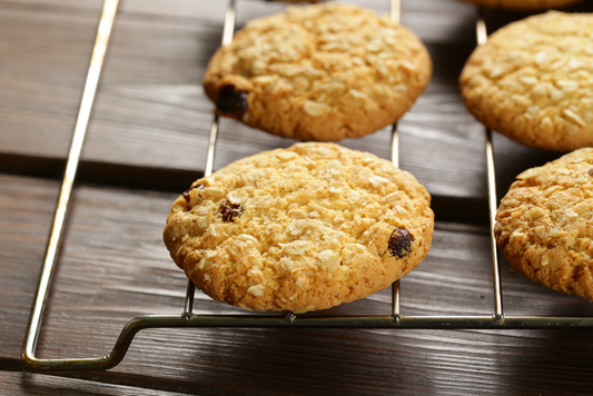 Galletas de avena sin azúcar crocantes hechas con AluSweet Alulosa — colación saludable fácil